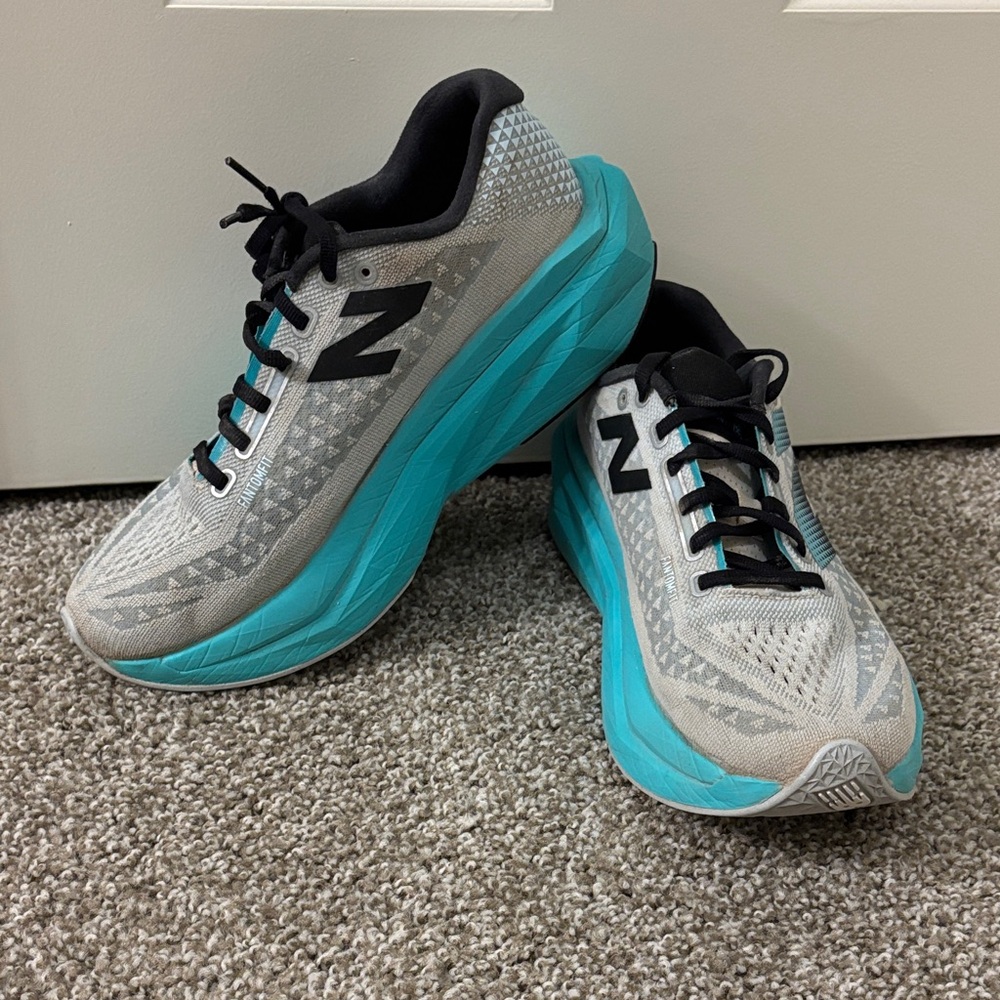 New Balance FuelCell SuperComp Trainer v3 (women’s 9.5)